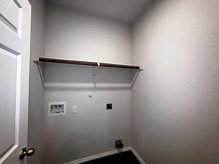 9221 Groff Lndg #1 — Photo 17