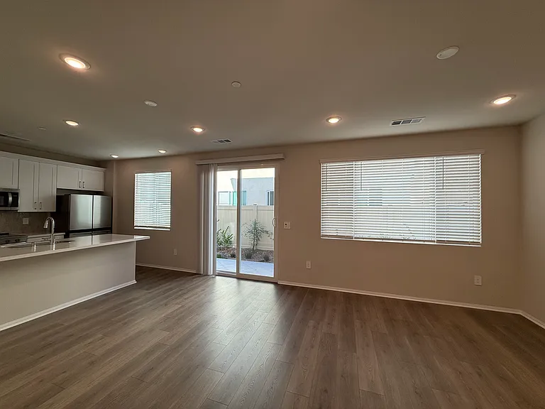 1132 Tropic Ct — Photo 4
