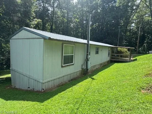 1910 State Highway 65 E, Walnut Cove, NC 27052
