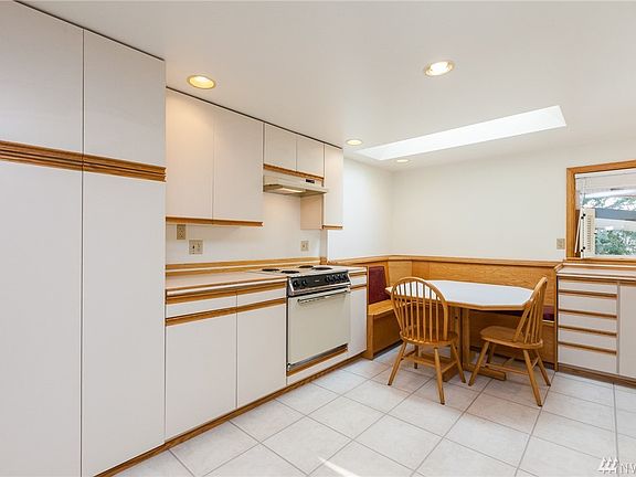 2nd image of 20325 28th Ave W