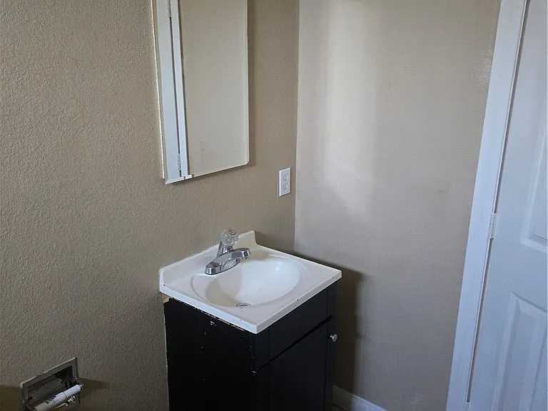 741 N 10th St #3 — Photo 10