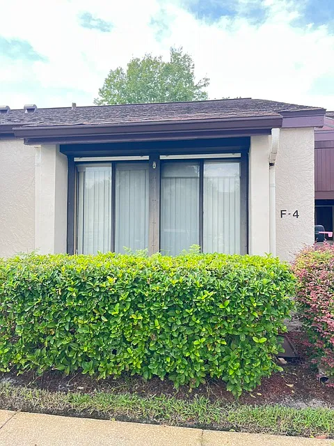 Charming 2-Bedroom Condo in a 55+ Community Orange City, FL — Photo 2
