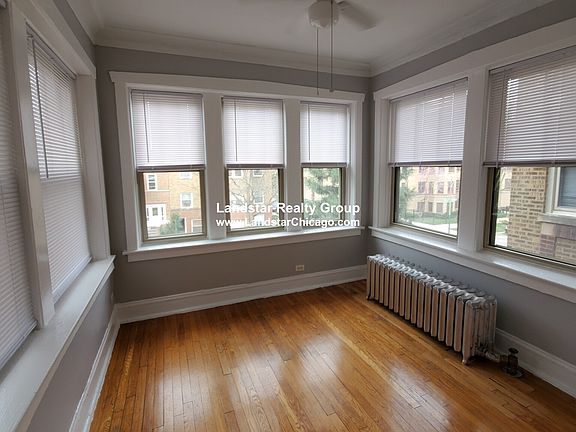 4th image of 4869 N Washtenaw Ave APT 2
