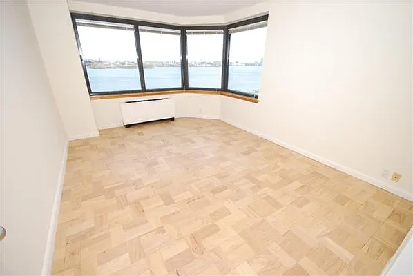 Sold by Luxury Habitat | media 7