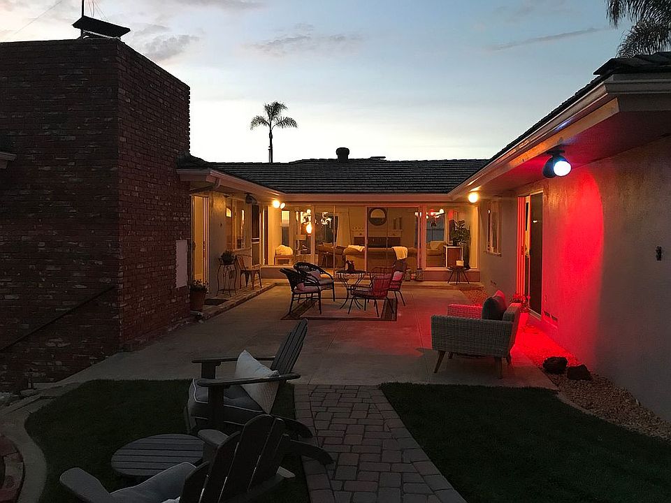 1st image of 1023 Leonard Ave