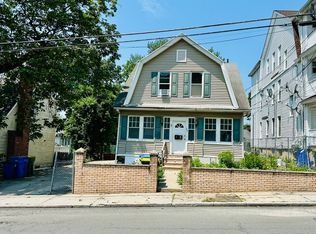 182 Oak St, Waterbury, CT 06704