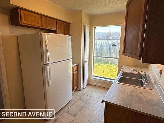 5th image of 11618 Roandale Dr