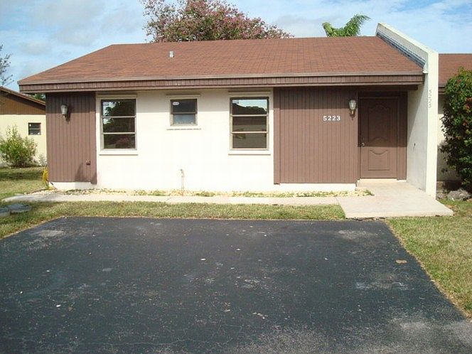 2nd image of 5223 SW 139th Ct