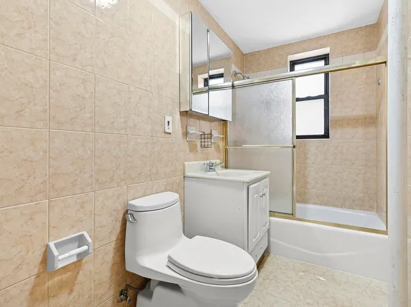 30-83 Crescent Street image 9 of 11