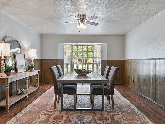 5th image of 2304 Briar Oaks Dr