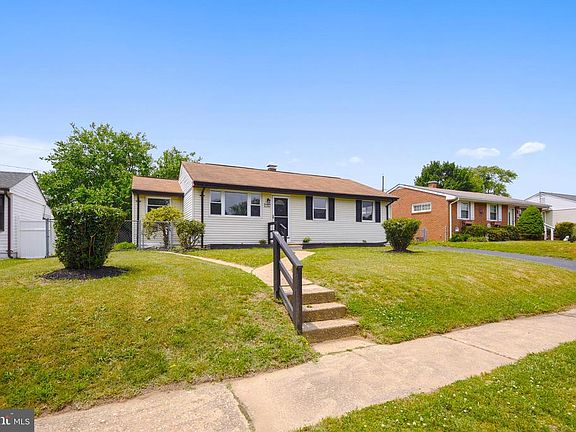 4th image of 1414 Rowe Dr