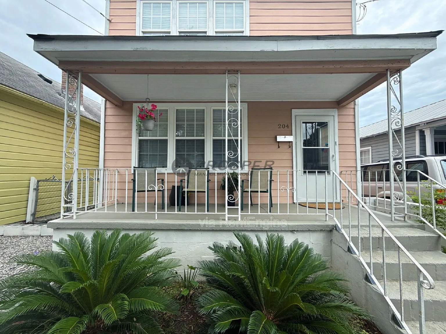 3 bed, 2.0 bath, 1358 sqft, $3,350 — Photo 1