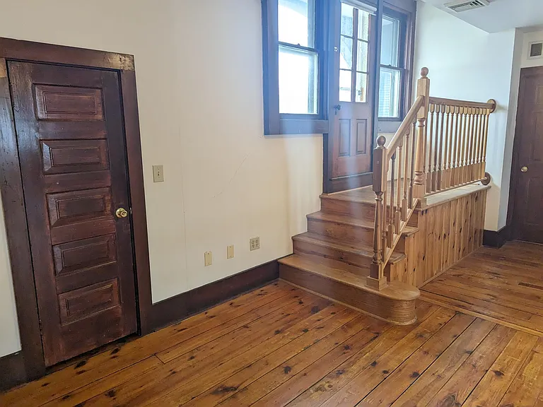 527 N Market St #3 — Photo 13