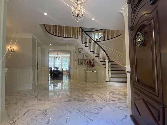 386 Westover - Front Entry