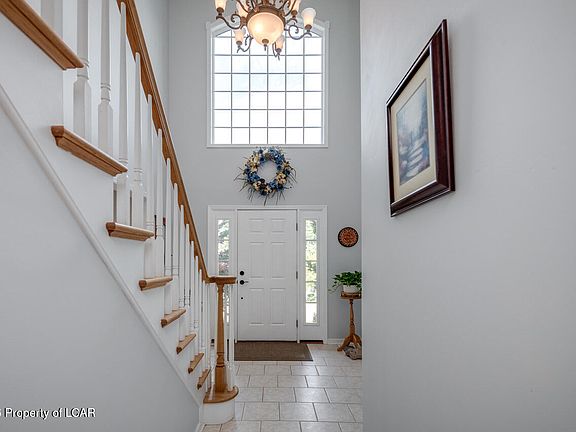 3rd image of 215 Woodbine Rd