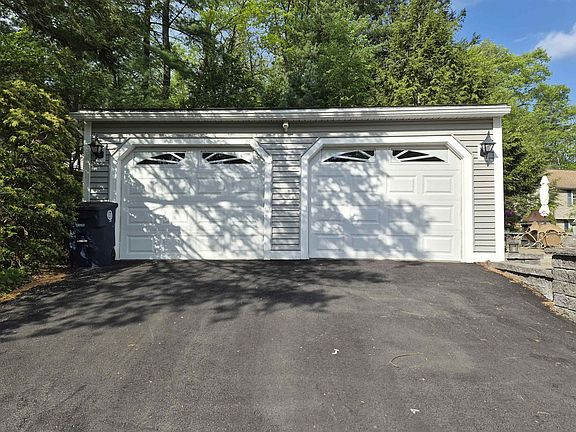 2nd image of 20 Shelburne Road