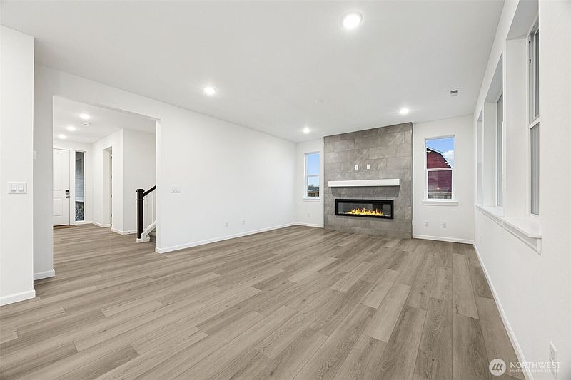 4th image of 990 Tanner Avenue #102