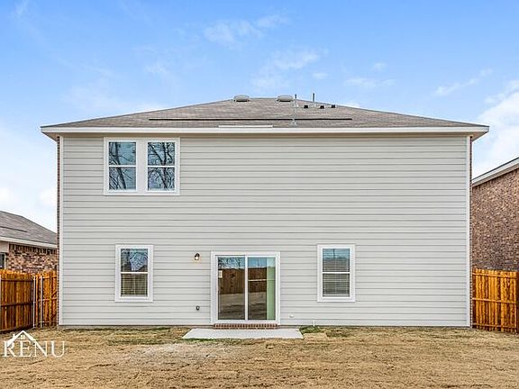 3rd image of 592 Crestridge Dr