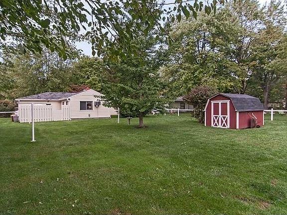 Back Yard w/Shed
