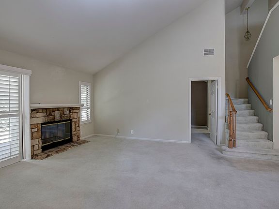 5th image of 930 Oak Park Dr