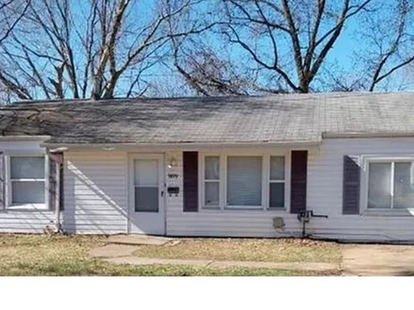 9819 Vickie Pl, Saint Louis, MO 63136