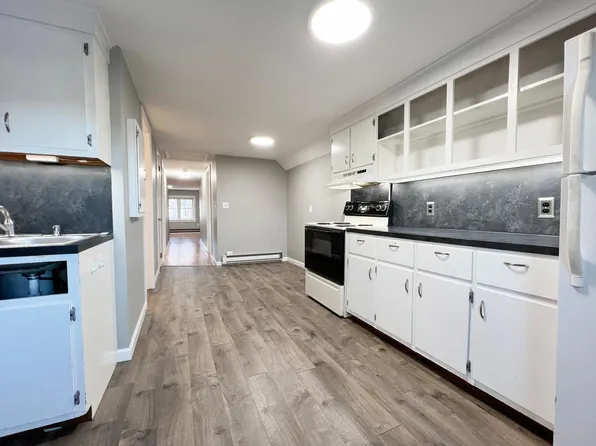 90 Chapin St, Chicopee, MA 01013