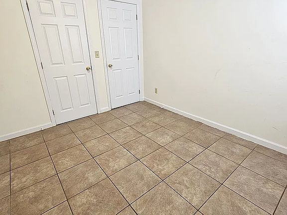 4th image of 514 S Beveridge St #5