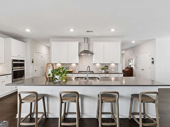 2nd image of 5660 Bergeson Way