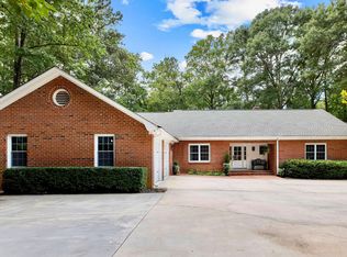 103 Lakeshore Dr, Lagrange, GA 30240