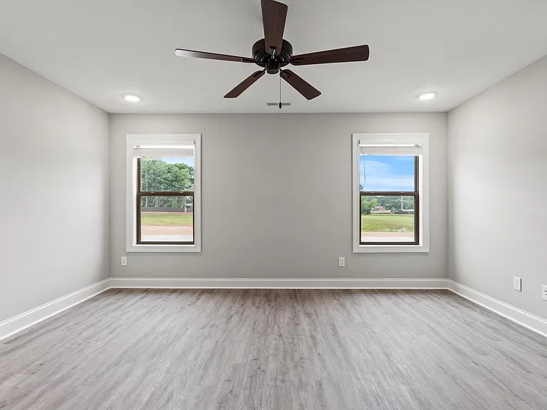 16097 Cohen Dr — Photo 18