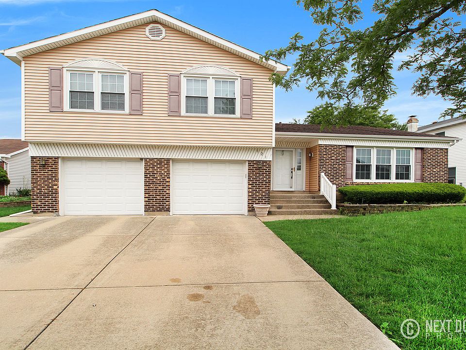 1st image of 121 Fleetwood Dr