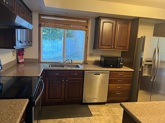 4th image of 605 153rd Ave NE