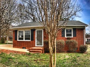 117 Gaddis Dr, Mount Holly, NC 28120