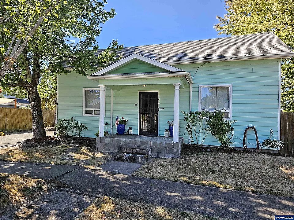 1st image of 1040 6th Ave SE