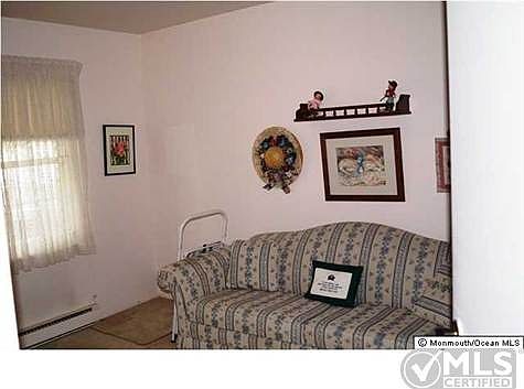 4th image of 500B Thornbury Ct
