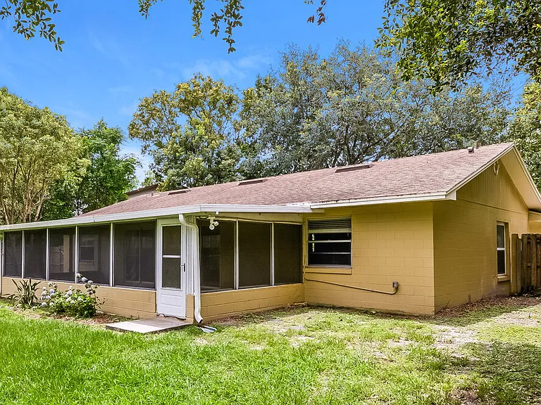 602 Cypress Ct — Photo 16