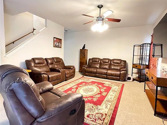 2nd image of 12015 Privada Saratoga Ave