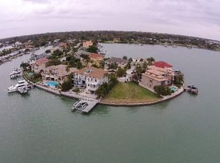24 Sunset Bay Dr, Belleair, FL 33756