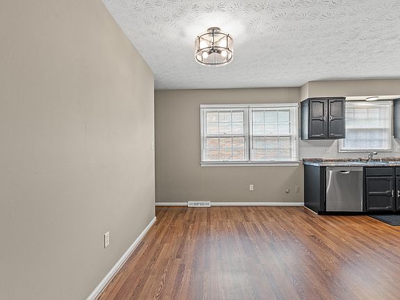 5th image of 3848 McGarry Dr