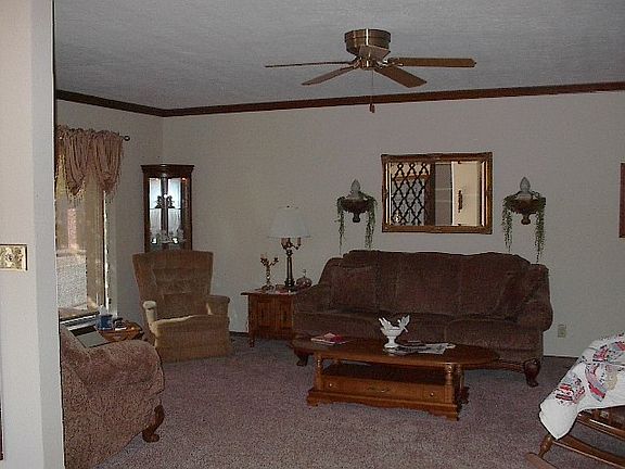 2nd image of 2413 Sherwood Dr