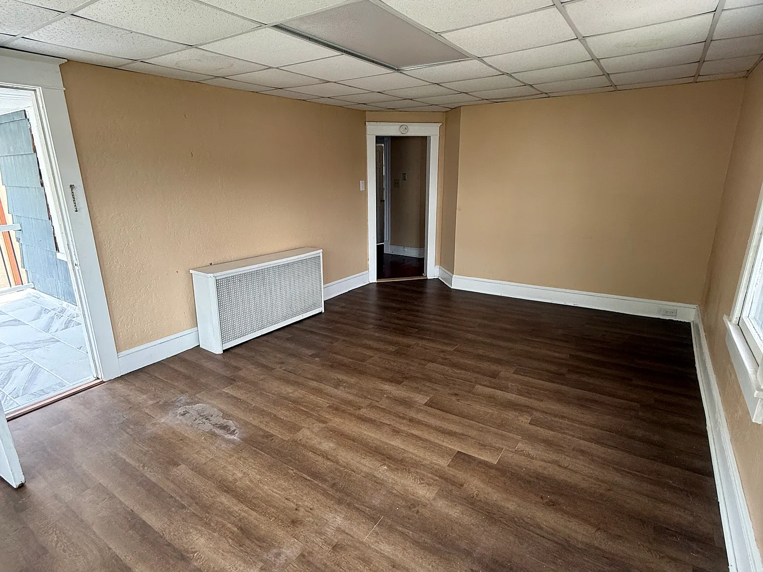 4 bed, 1.5 bath, 1200 sqft, $1,700 — Photo 3