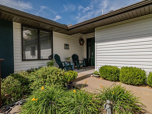 2nd image of 127 Southport Ln #20