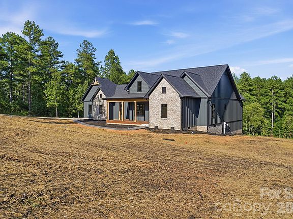 3rd image of 5529 Paddock Way