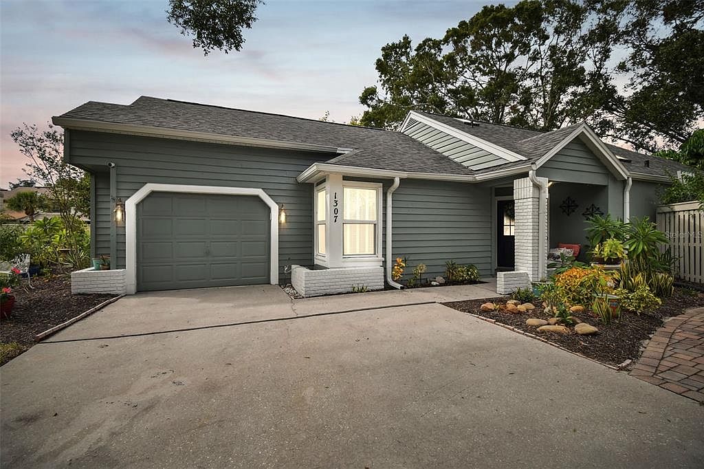 1307 Roxbury Dr, Safety Harbor, FL 34695 Zillow