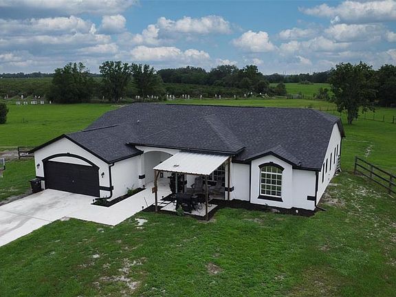 2nd image of 3442 NE APPALOOSA STREET
