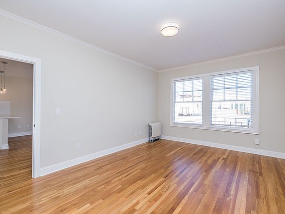 5th image of 3820 Scott St APT 303