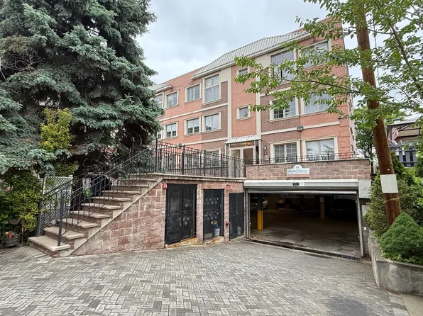 124 68th St APT 204, Guttenberg, NJ 07093