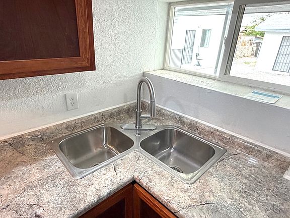4th image of 5951 Griems Ct #G