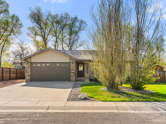2nd image of 612 Heather Ln