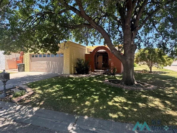 1702 Mountain Shadow Dr, Carlsbad, NM 88220